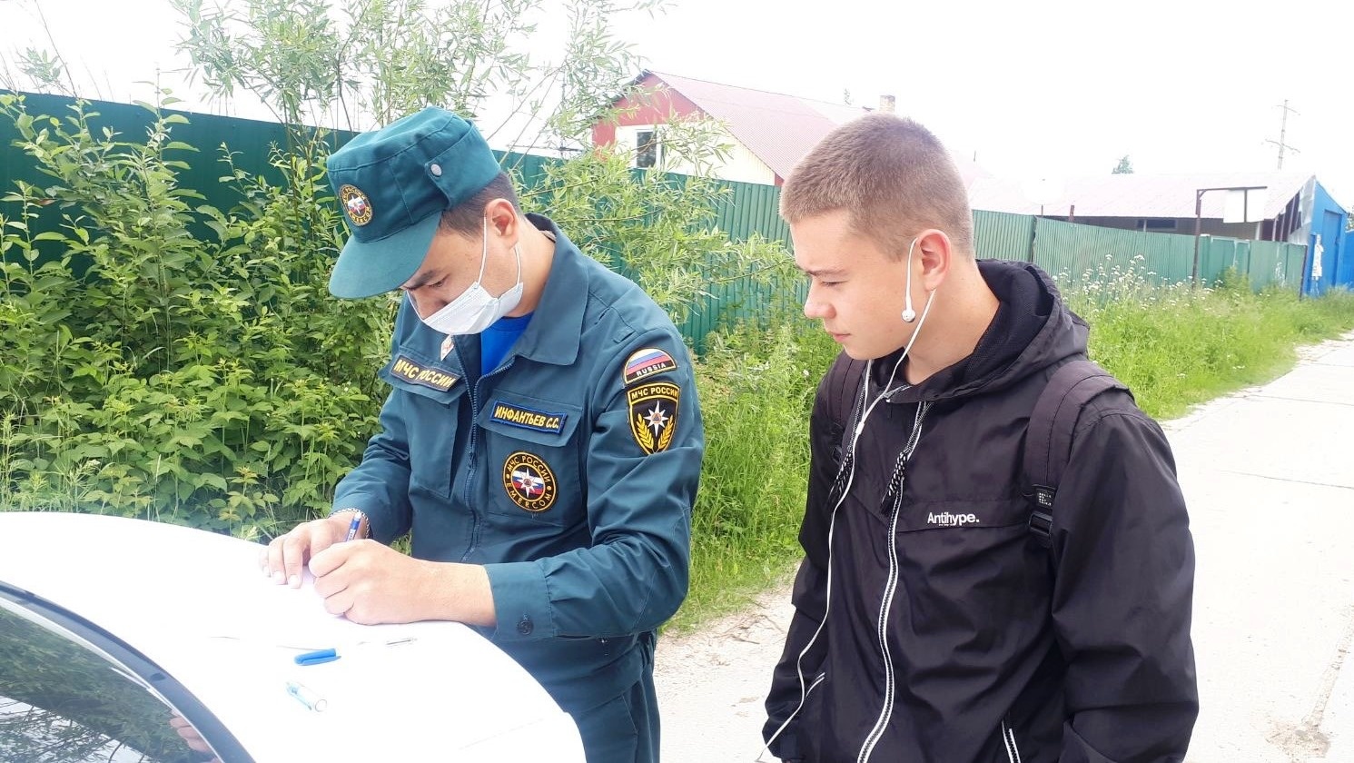 Вакансии инспектор. Инспектор профилактики МЧС. Борзов Госпожнадзора. Профилактическая работа Анжерский инспекторов пожарного надзора. Государственный инспектор земельного надзора.