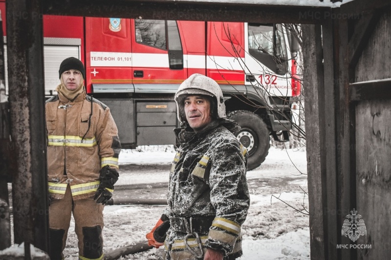 Возгорание в гараже в ДНТ "Самаровское" в г. Ханты-Мансийске