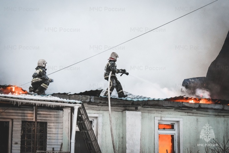 Пожар в жилом доме на улице Солнечная в г. Ханты-Мансийске